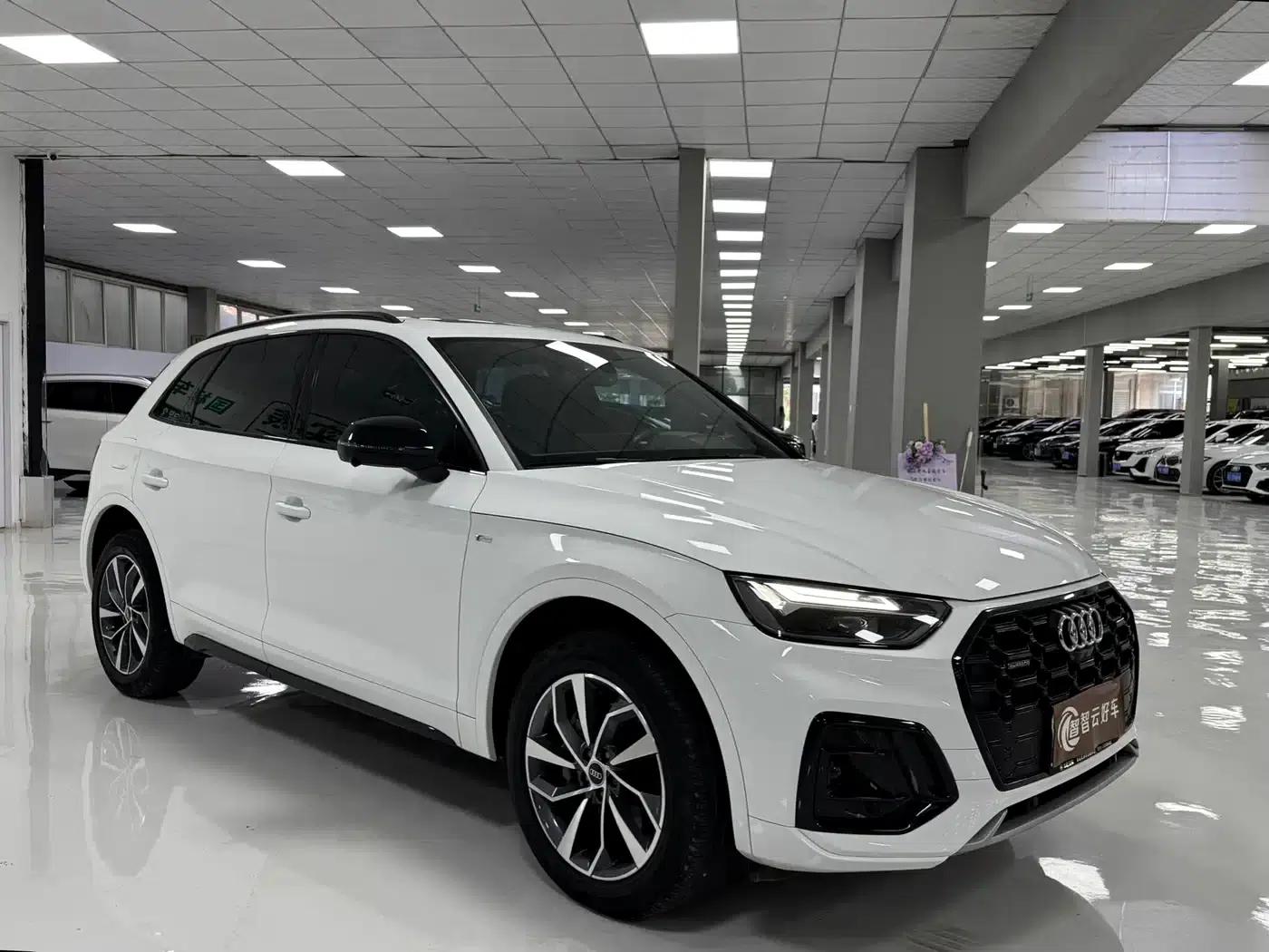 Audi Q5L 2024 40 TFSI Luxury Dynamic — миниатюра 3