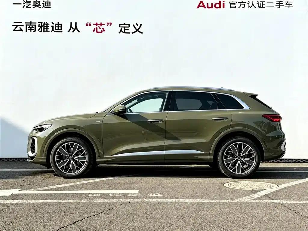 Audi Q5L 2026 2.0T Exclusive Edition for Million Users — миниатюра 2