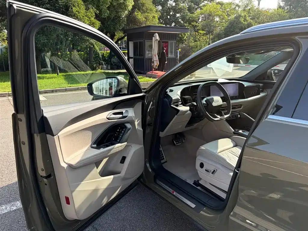 Audi Q5L 2026 2.0T Exclusive Edition for Million Users — миниатюра 15