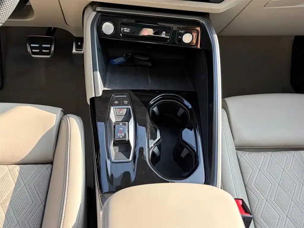 Audi Q5L 2026 2.0T Exclusive Edition for Million Users — миниатюра 20