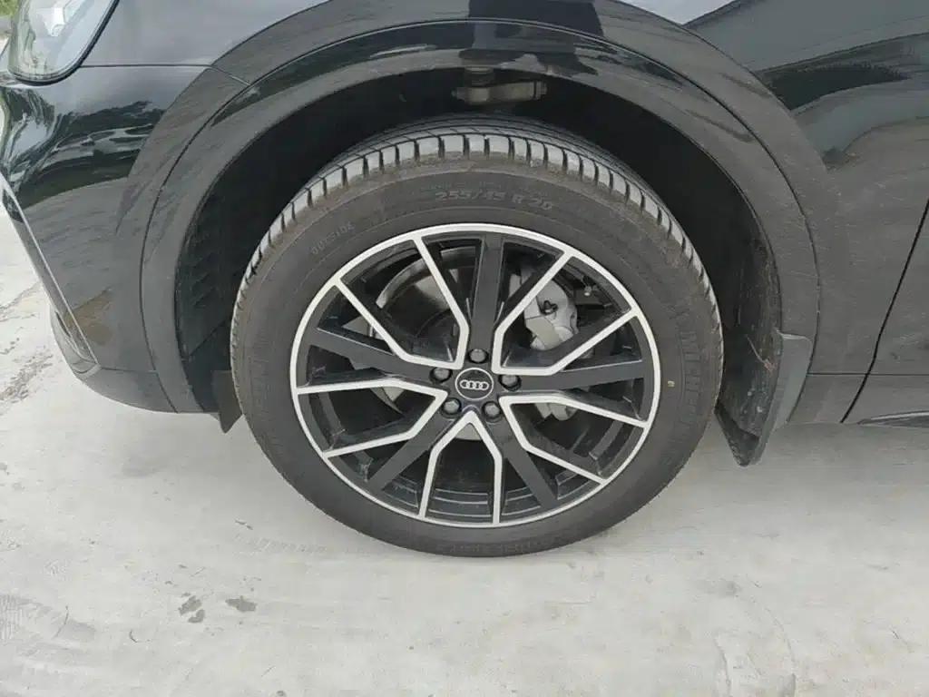 Audi Q5L 2026 45th Anniversary Edition 40 TFSI Luxury Dynamic — миниатюра 23