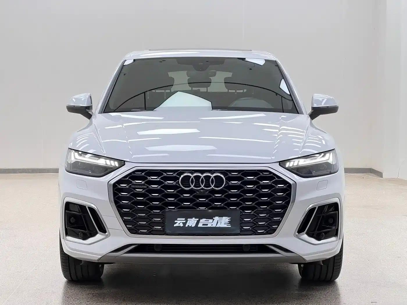 Audi Q5L Sportback 2022 40 TFSI Luxury — миниатюра 1