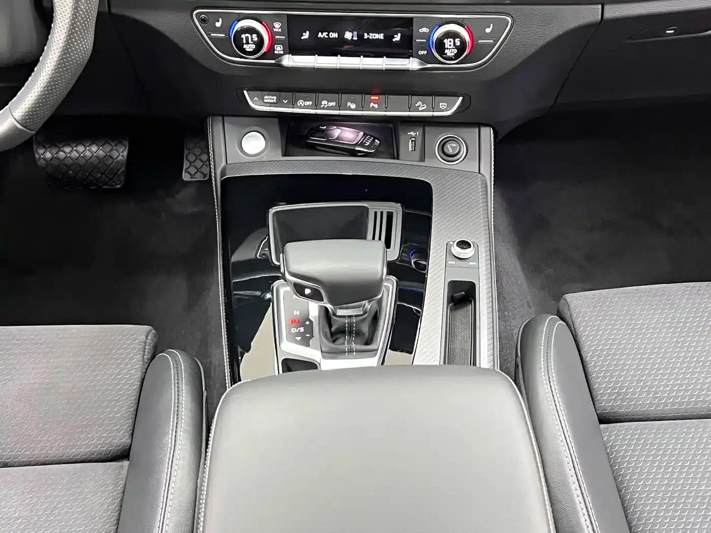 Audi Q5L Sportback 2022 40 TFSI Luxury — миниатюра 21