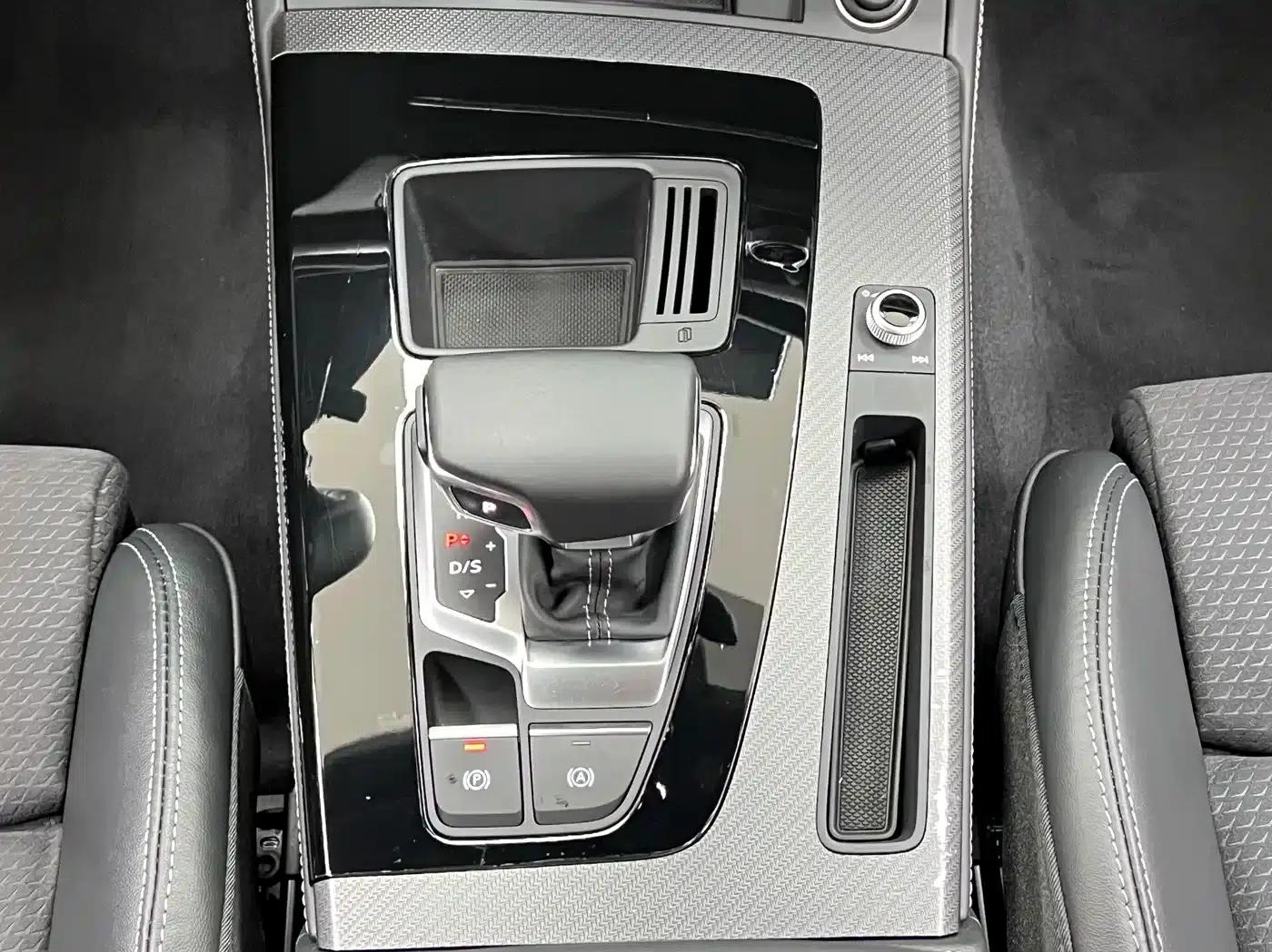 Audi Q5L Sportback 2022 40 TFSI Luxury — миниатюра 23