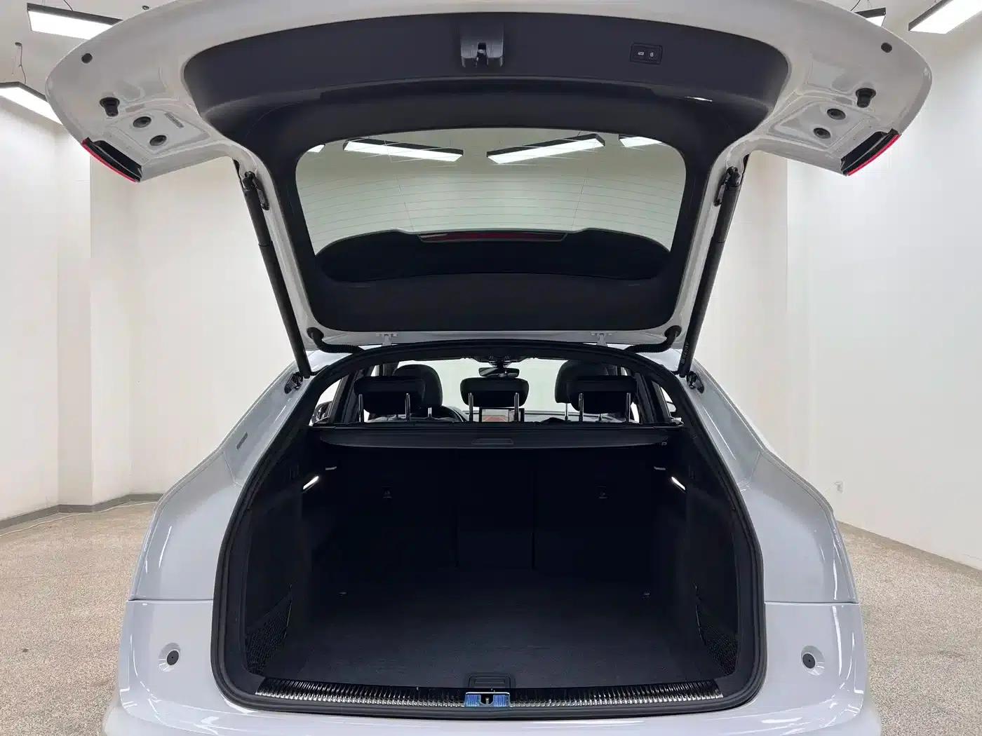 Audi Q5L Sportback 2022 40 TFSI Luxury — миниатюра 29