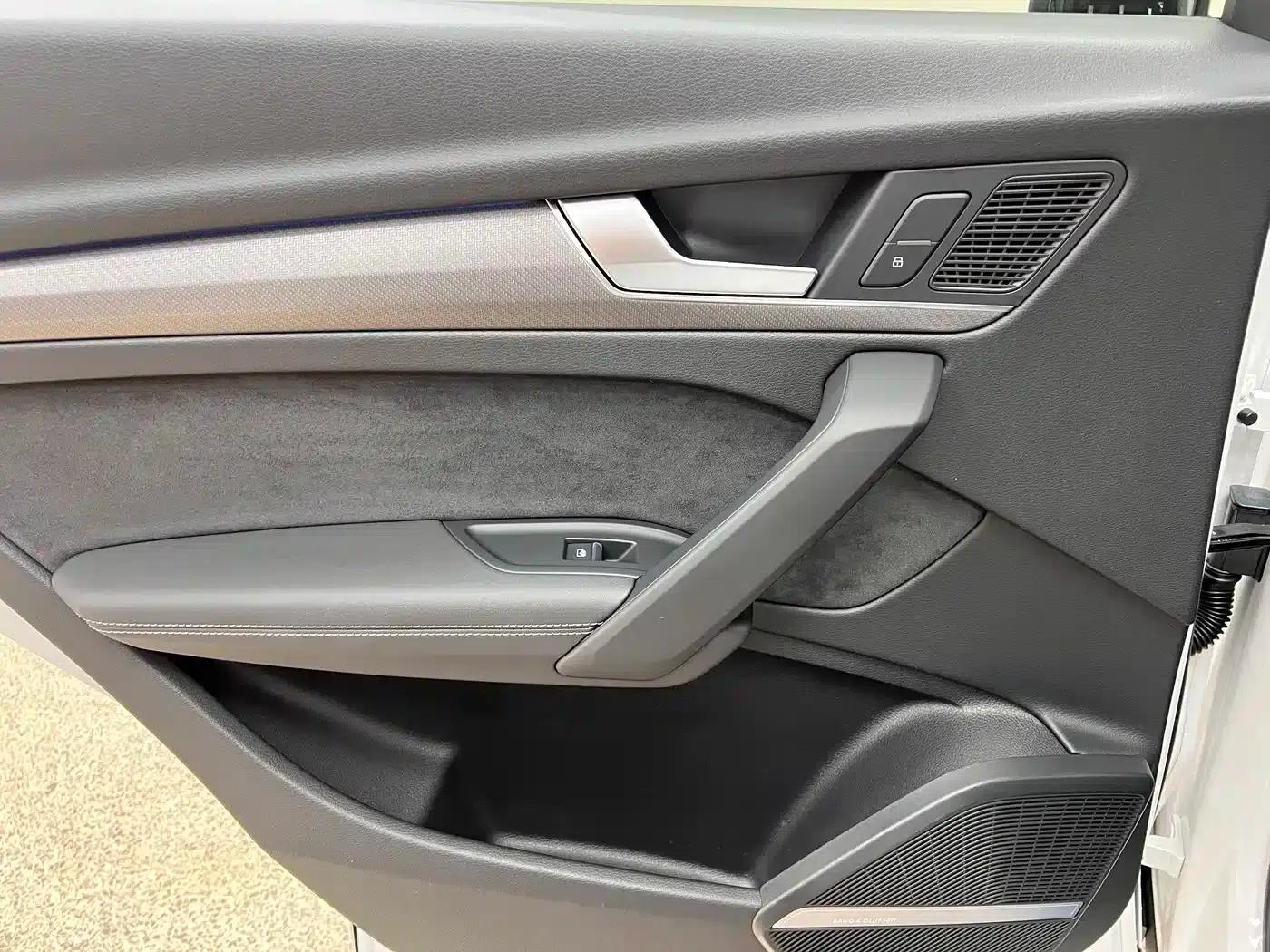 Audi Q5L Sportback 2022 40 TFSI Luxury — миниатюра 32