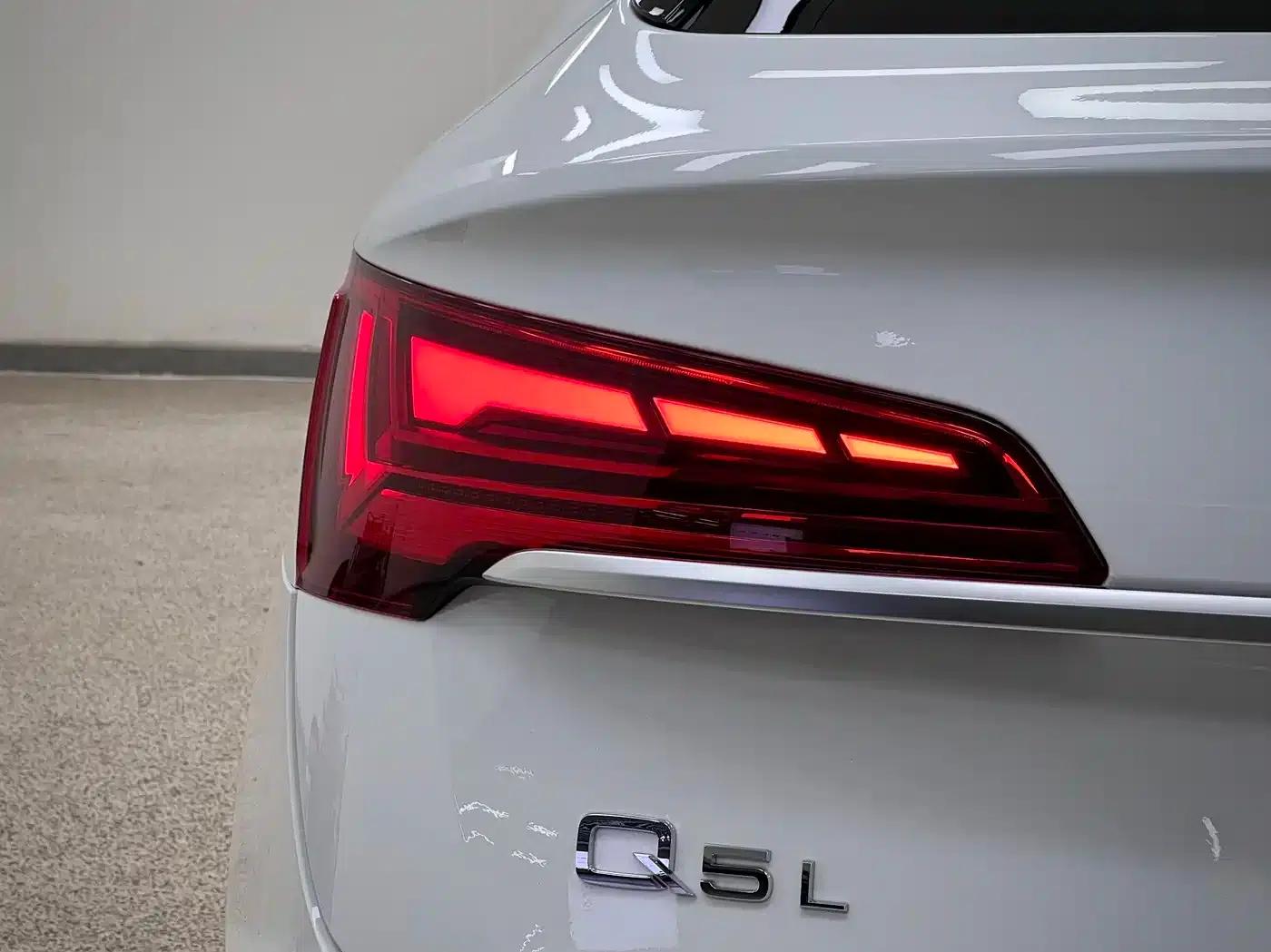 Audi Q5L Sportback 2022 40 TFSI Luxury — миниатюра 37