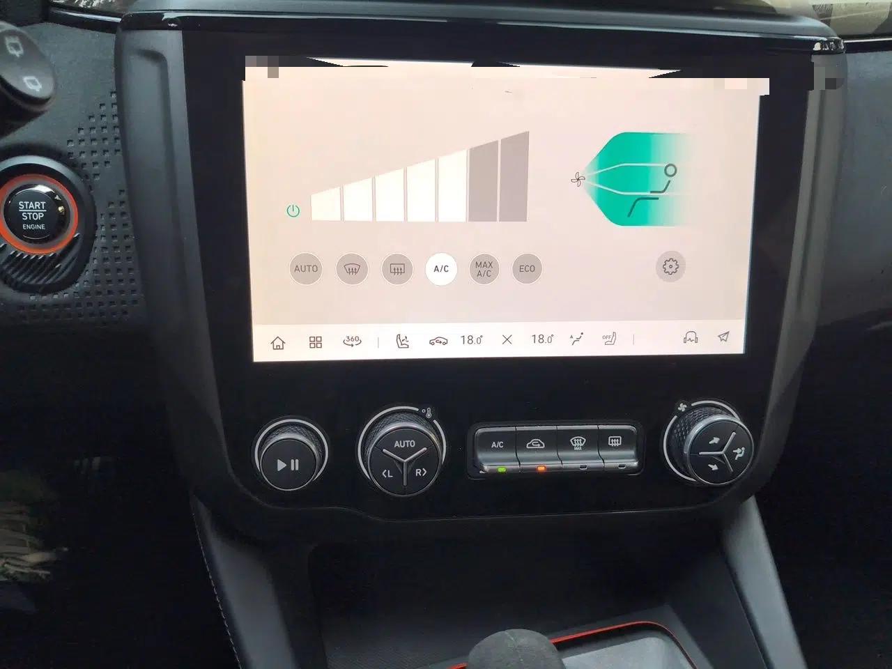 Lynk & Co 02 Hatchback 2021 2.0TD Halo — миниатюра 13