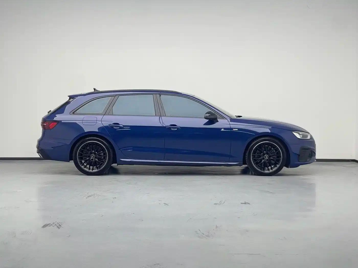 2022 Audi A4 Imported Avant 40 TFSI Luxury Dynamic Edition — миниатюра 18