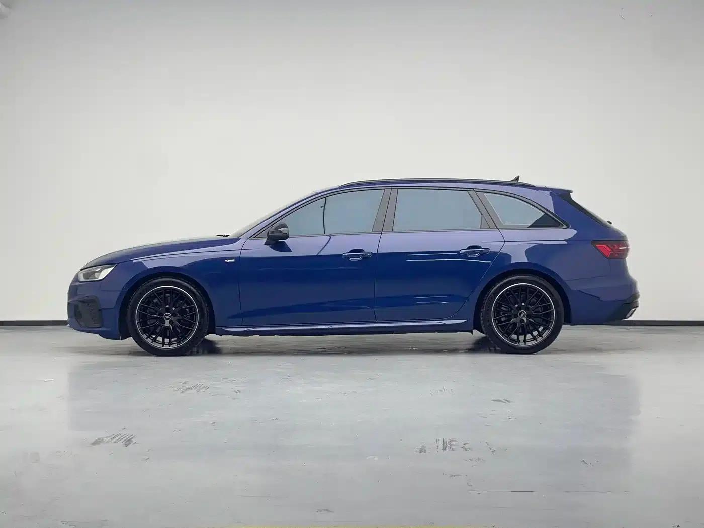 2022 Audi A4 Imported Avant 40 TFSI Luxury Dynamic Edition — миниатюра 19