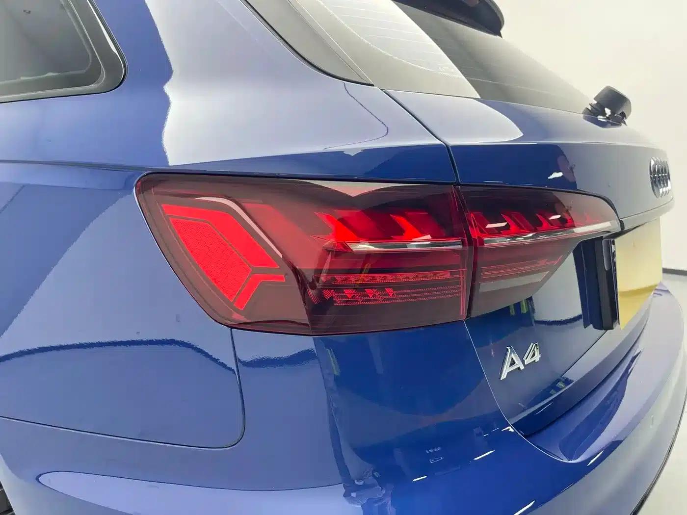 2022 Audi A4 Imported Avant 40 TFSI Luxury Dynamic Edition — миниатюра 6