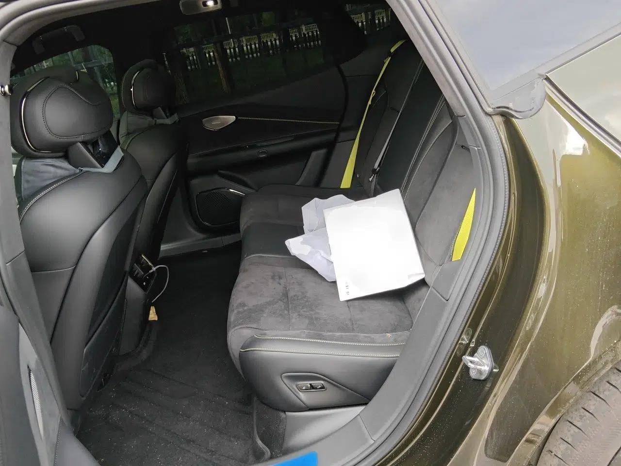Lynk & Co 10 EM-P 2025 Model 240 All-Wheel Drive Ultra—Sport Edition — миниатюра 17