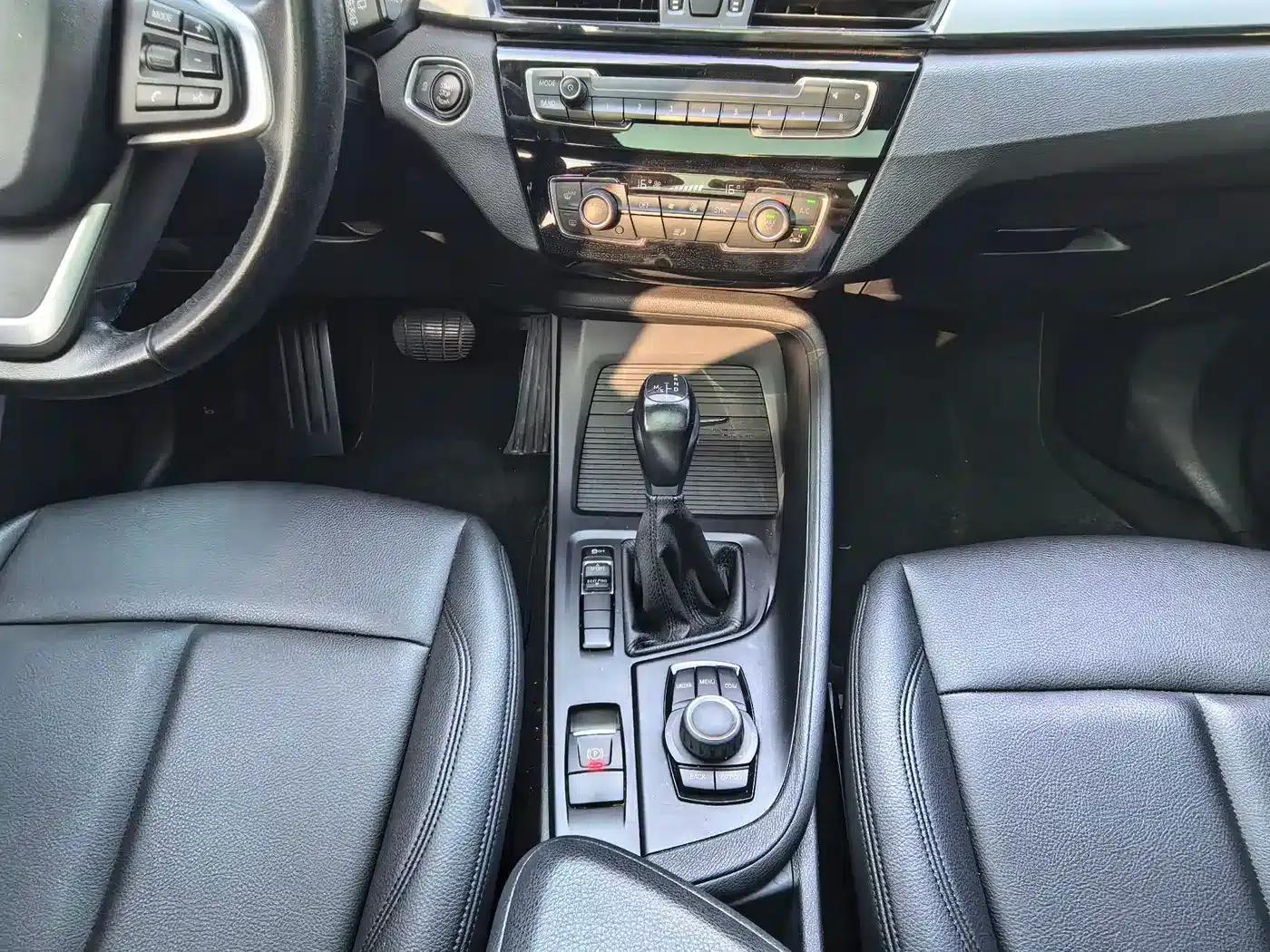 BMW X1 2019 sDrive20Li Leading Edition — миниатюра 17