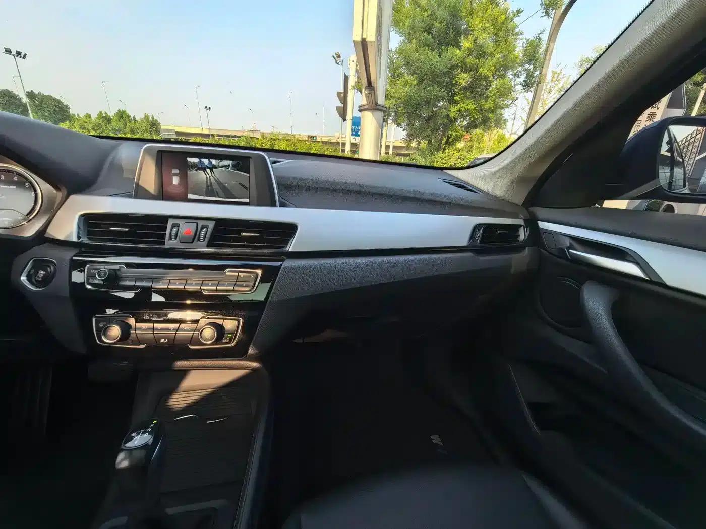 BMW X1 2019 sDrive20Li Leading Edition — миниатюра 19