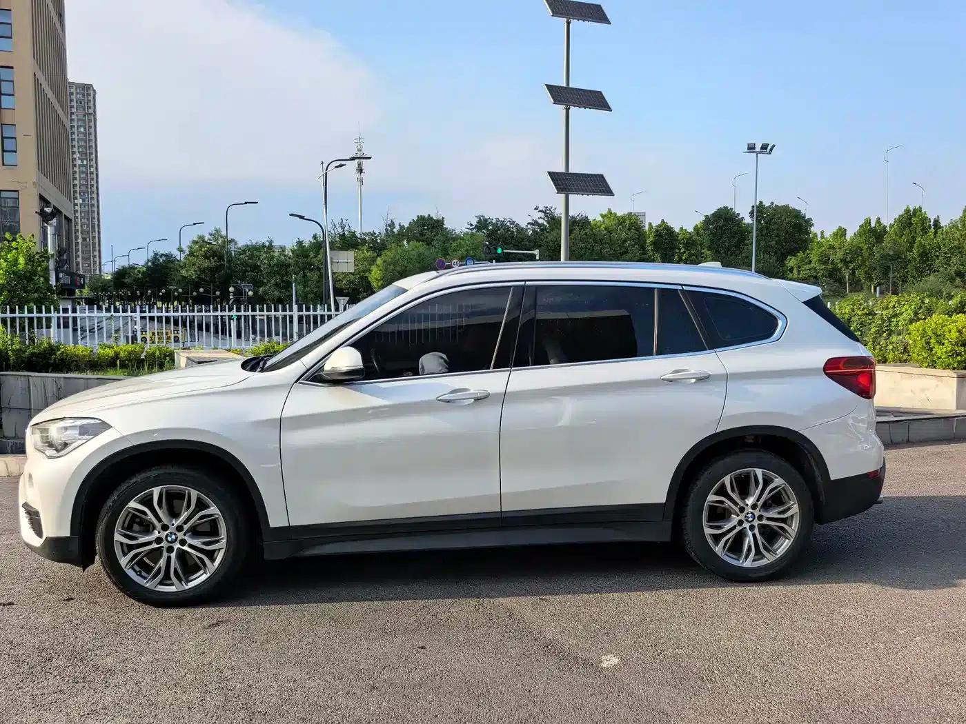 BMW X1 2019 sDrive20Li Leading Edition — миниатюра 8