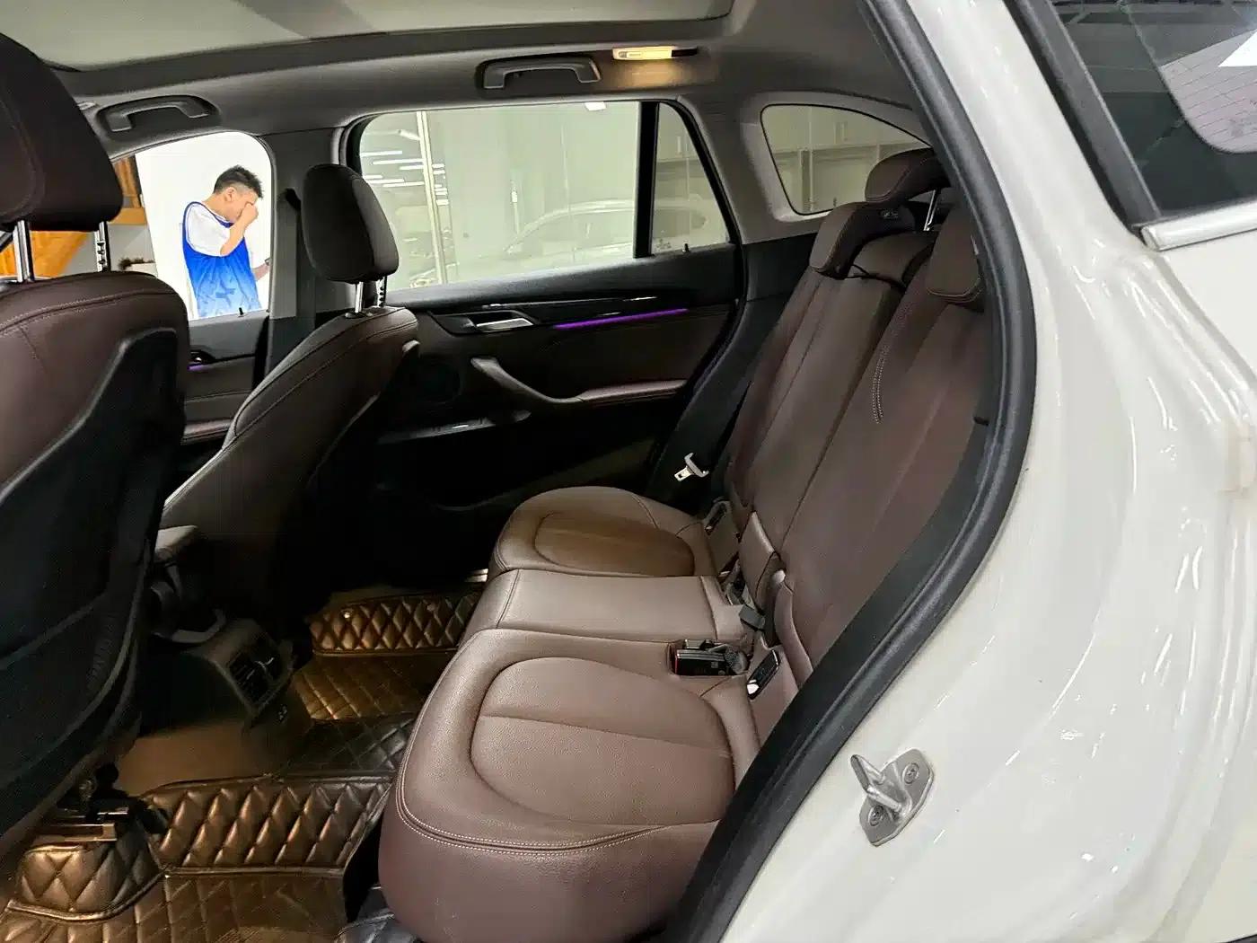 BMW X1 2020 sDrive25Li Leading Edition — миниатюра 14