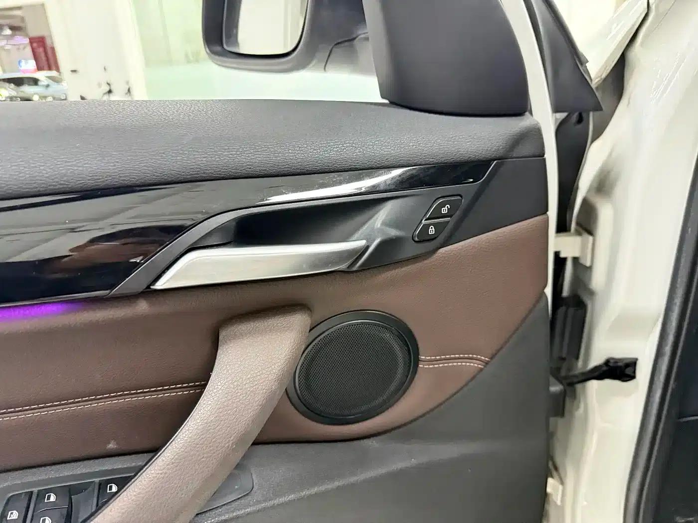 BMW X1 2020 sDrive25Li Leading Edition — миниатюра 9