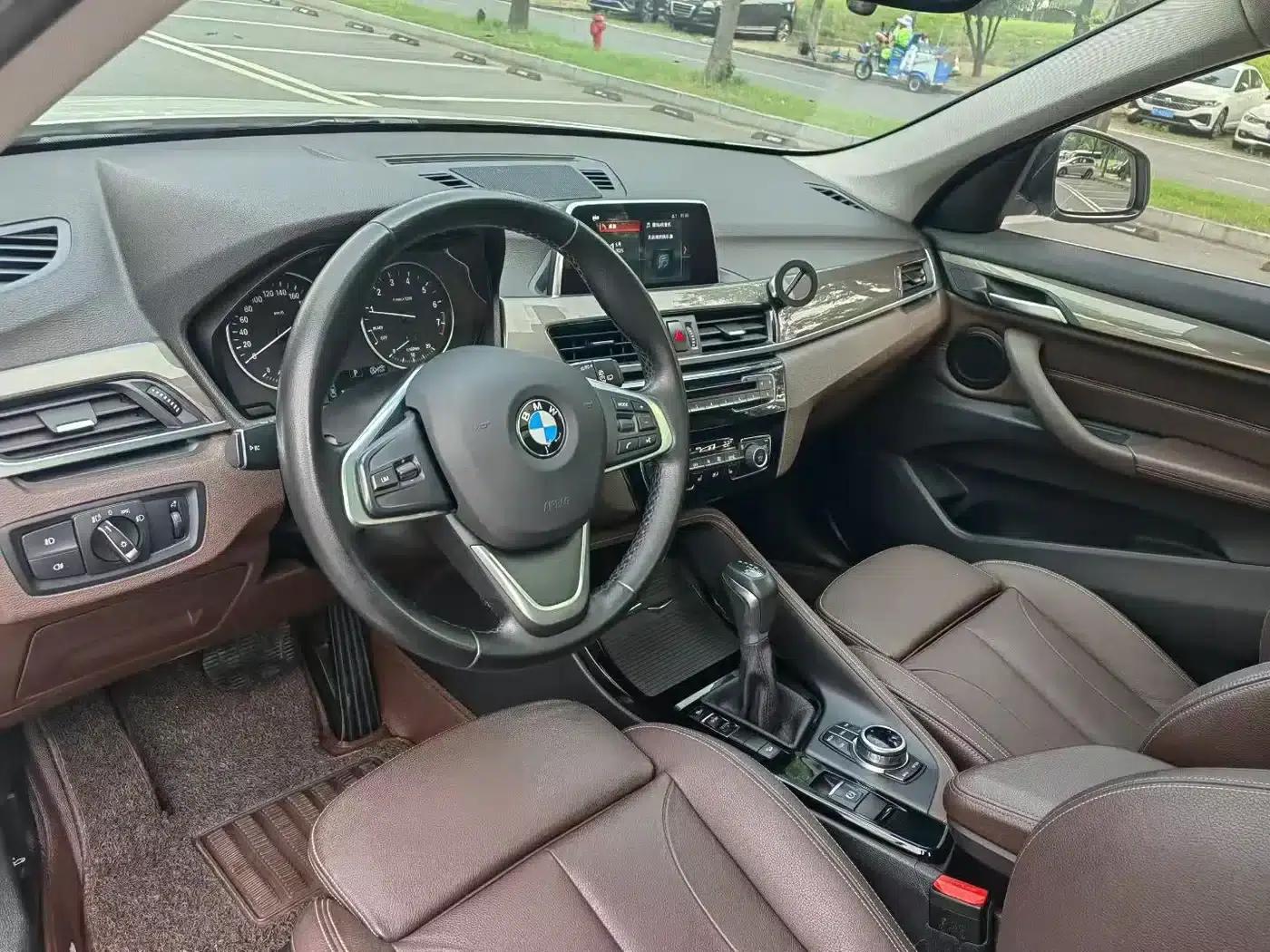 BMW X1 2018 xDrive20Li Premium — миниатюра 4