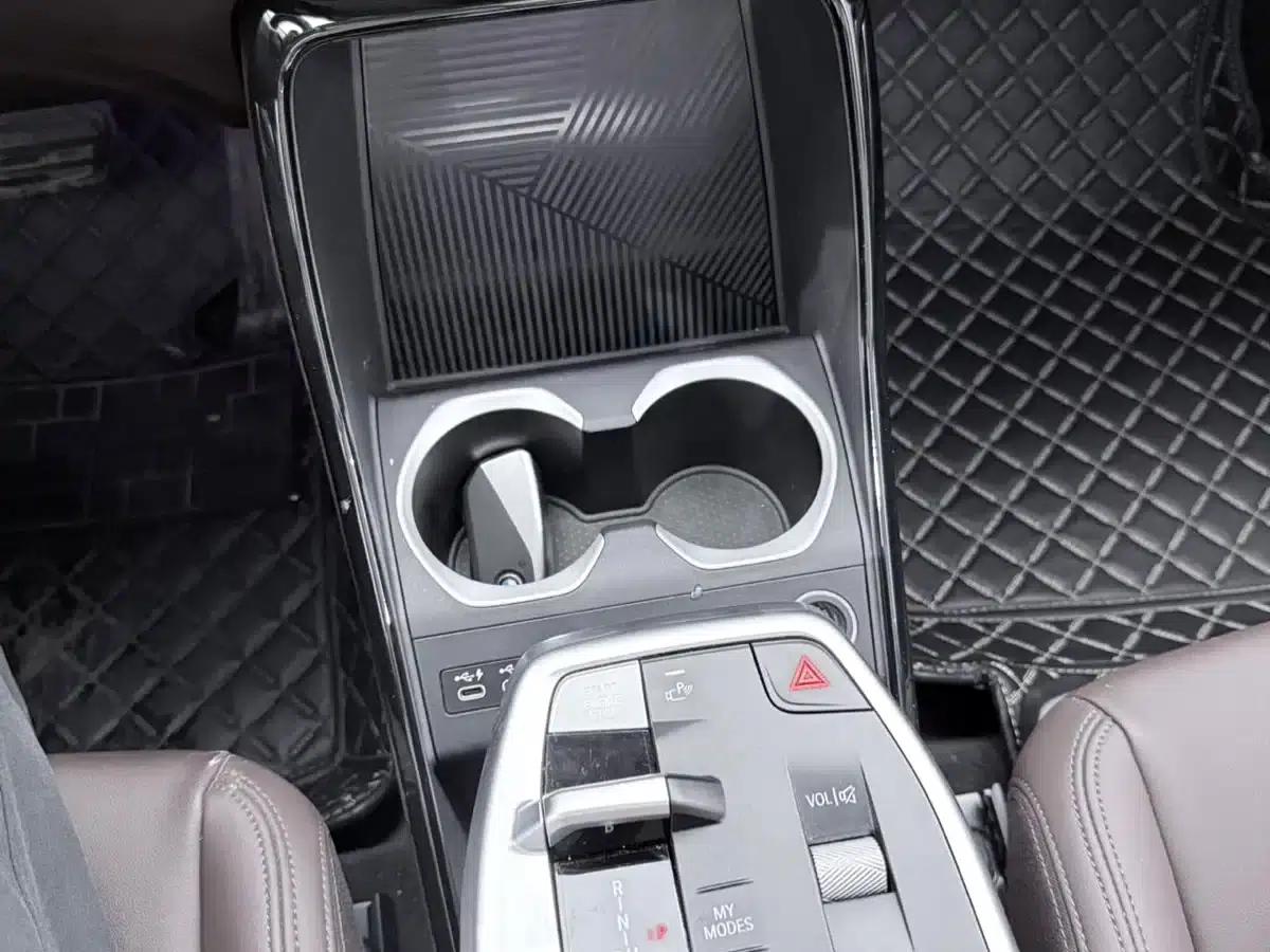 2023 BMW X1 sDrive20Li X Design Package — миниатюра 10