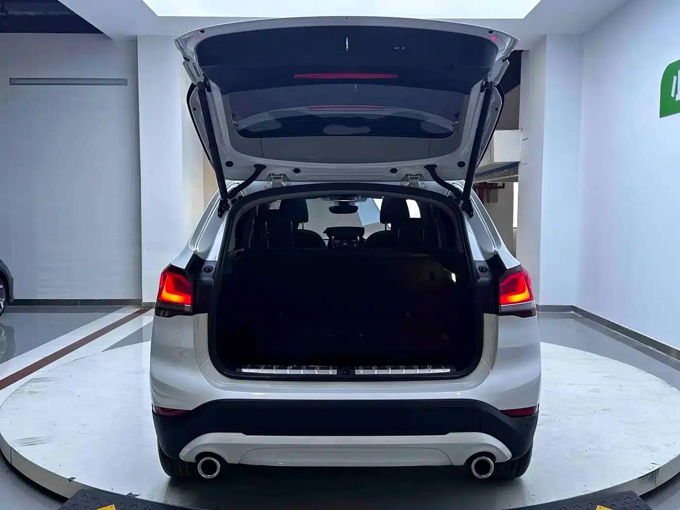 BMW X1 2021 Facelift sDrive20Li Fashion Edition — миниатюра 19