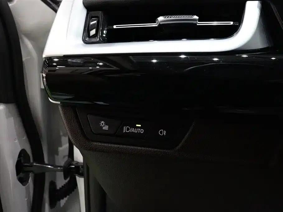 2024 BMW X1 xDrive25Li X Design Package — миниатюра 17