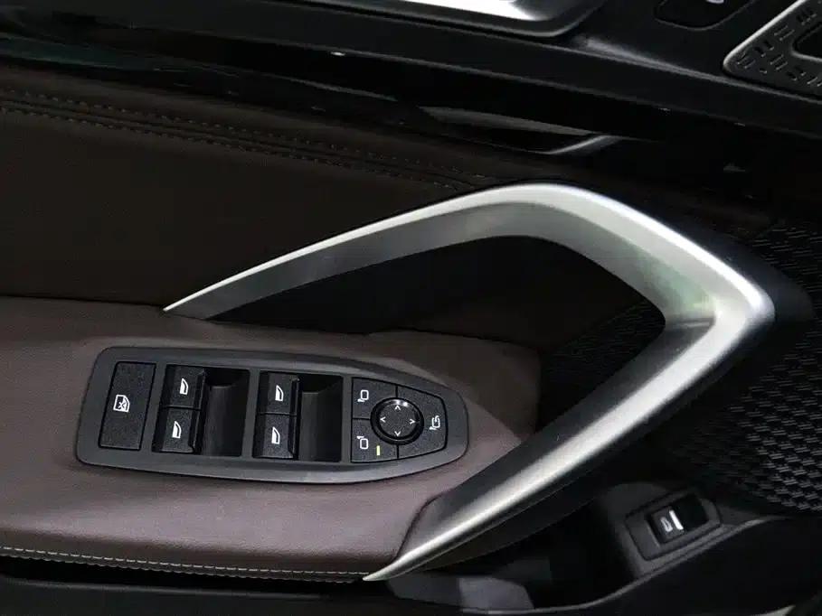 2024 BMW X1 xDrive25Li X Design Package — миниатюра 19