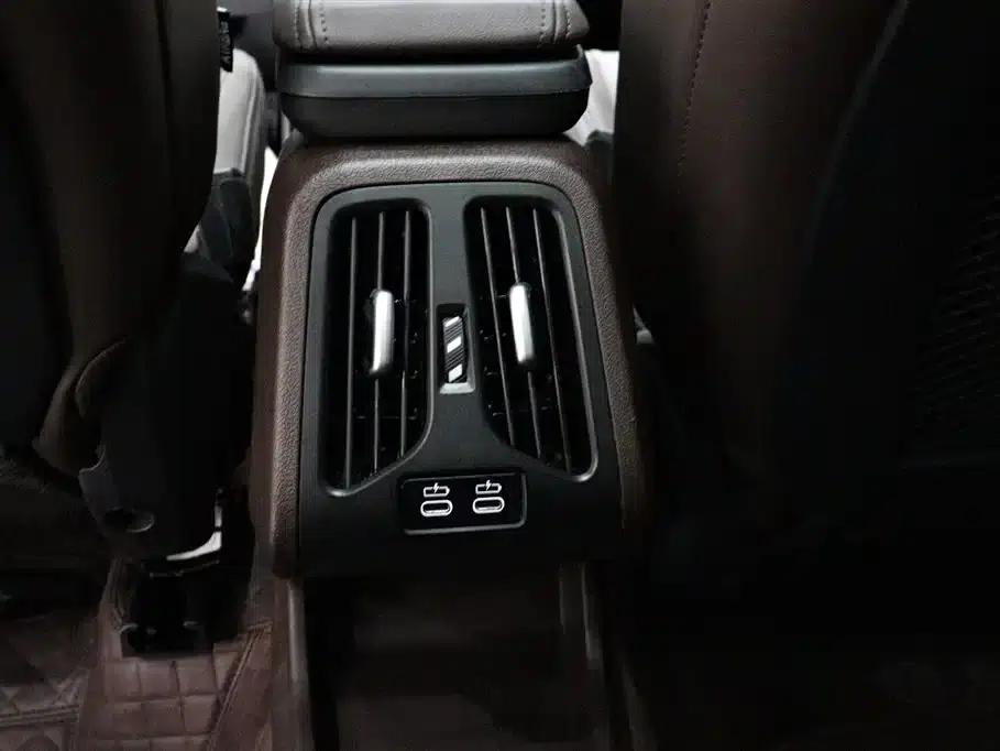 2024 BMW X1 xDrive25Li X Design Package — миниатюра 8