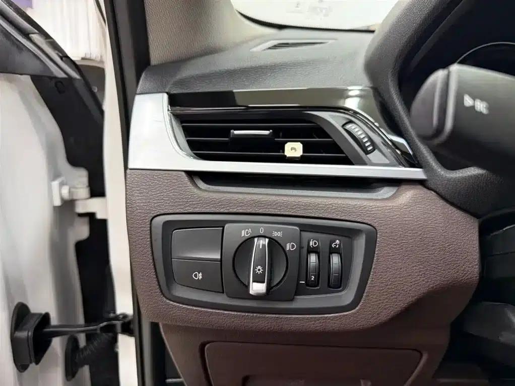 BMW X1 2022 sDrive20Li Fashion Edition — миниатюра 9