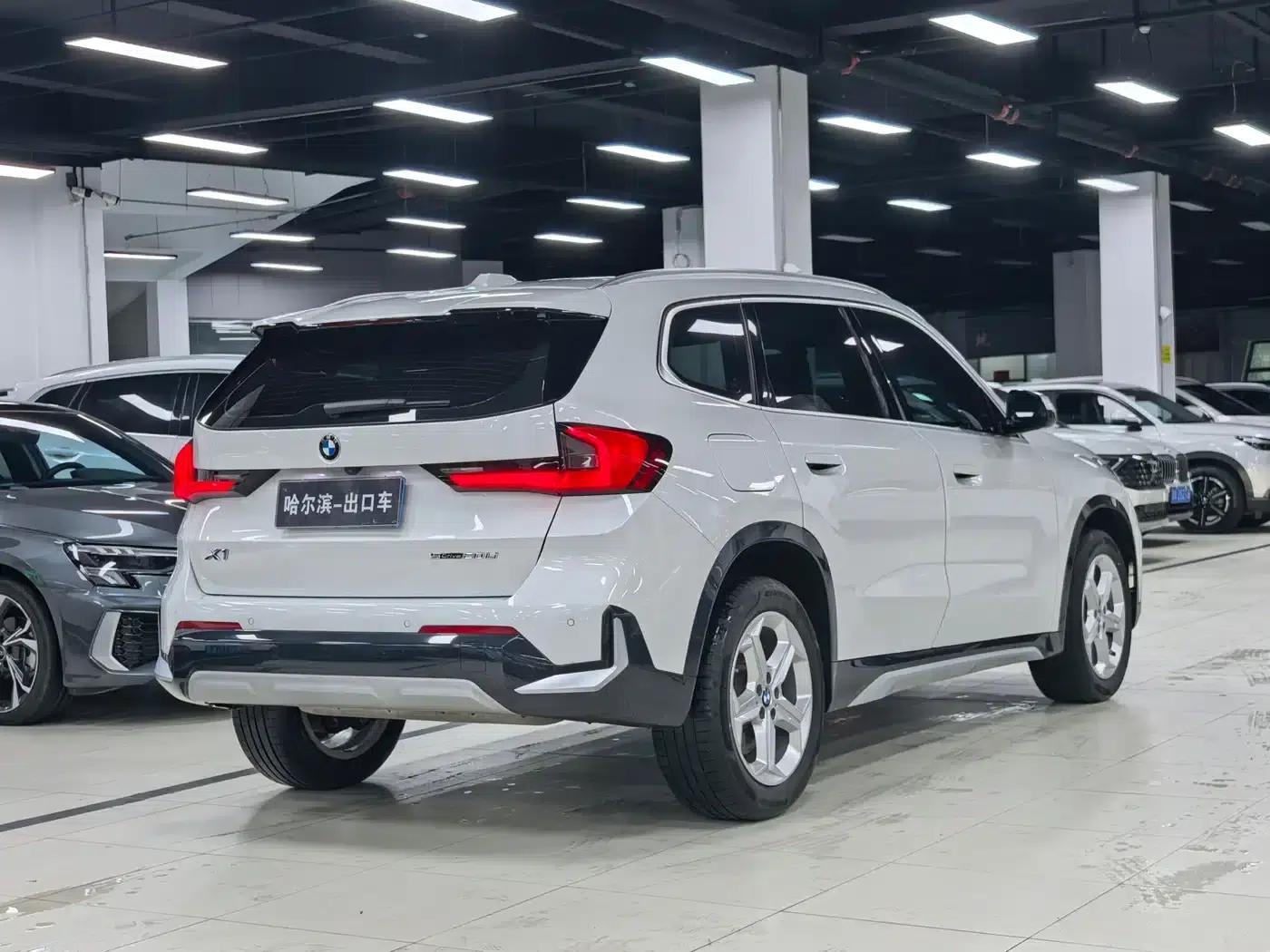 2023 BMW X1 sDrive20Li X Design Package — миниатюра 25
