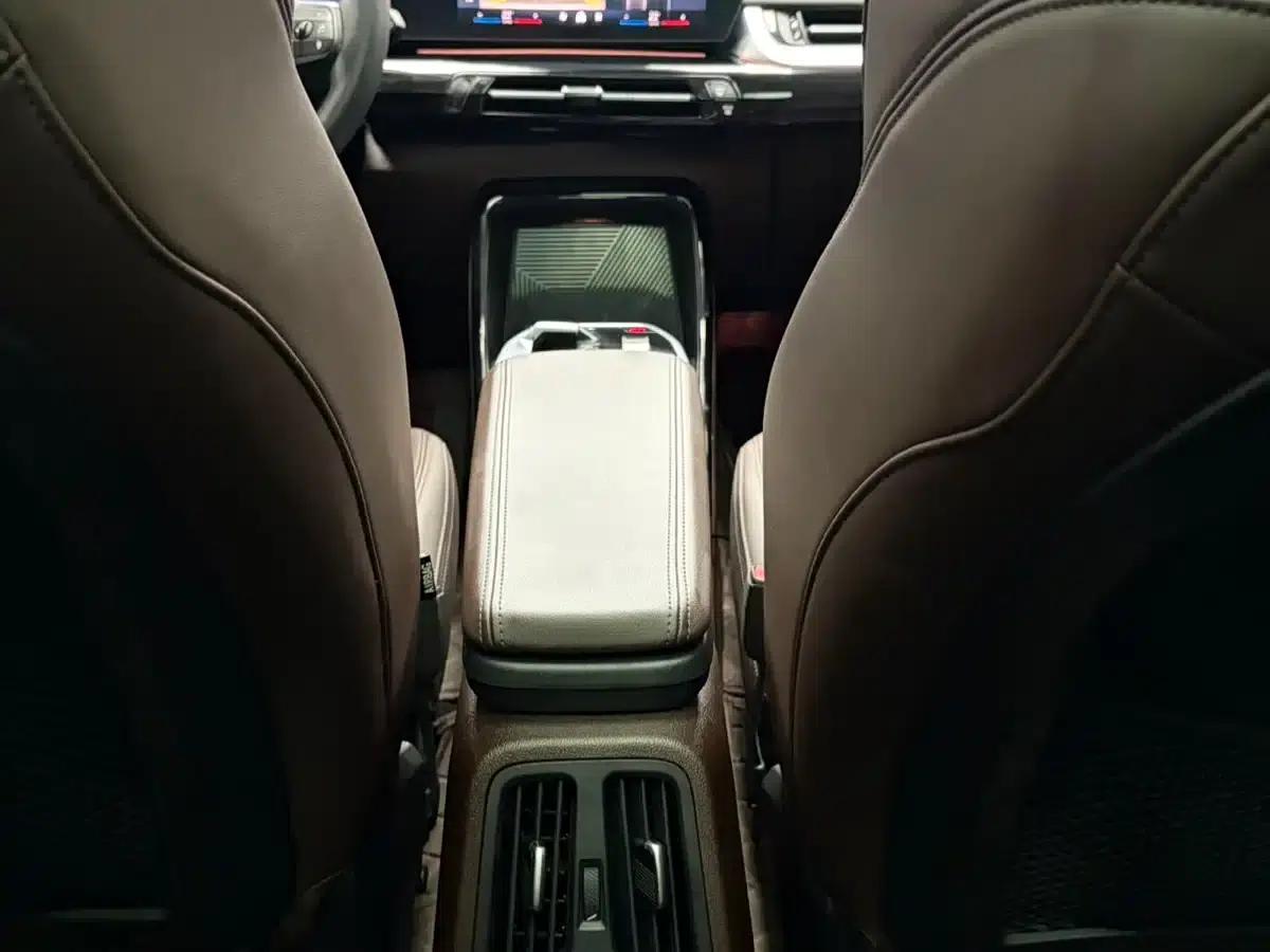 2023 BMW X1 sDrive20Li X Design Package — миниатюра 14