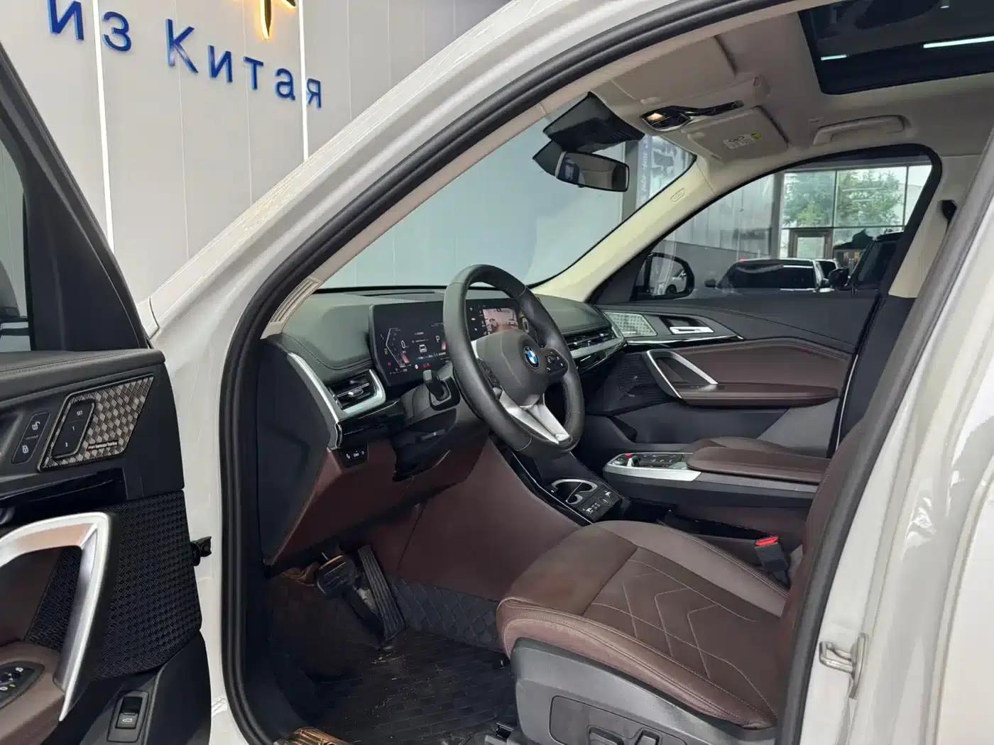 2023 BMW X1 sDrive20Li X Design Package — миниатюра 4