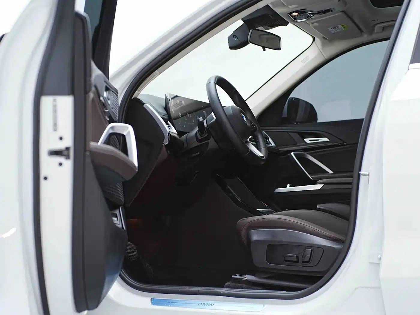 2023 BMW X1 sDrive20Li X Design Package — миниатюра 18