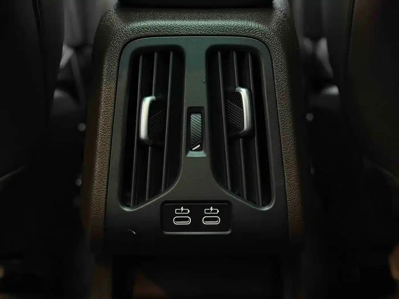 2023 BMW X1 sDrive20Li X Design Package — миниатюра 23