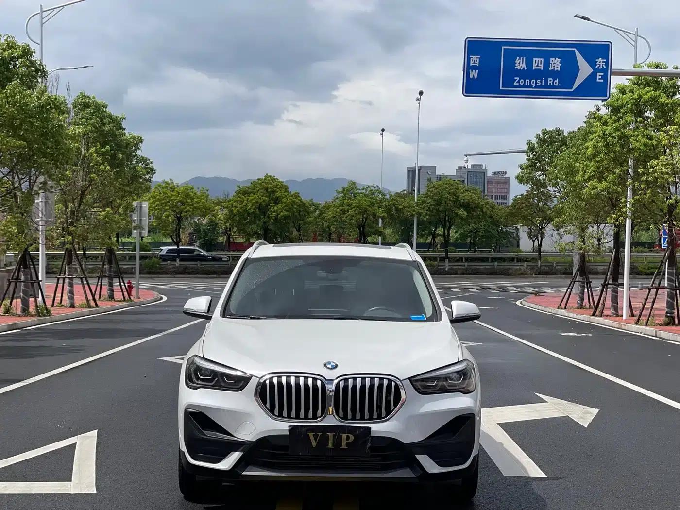 BMW X1 2021 Facelift sDrive25Li Leading Edition — миниатюра 2