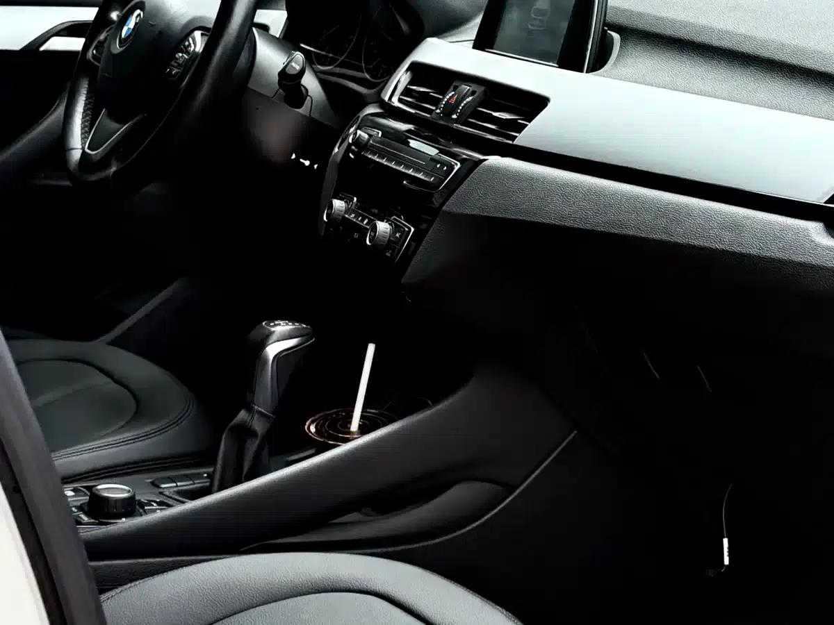 BMW X1 2016 sDrive18Li Fashion Edition — миниатюра 10