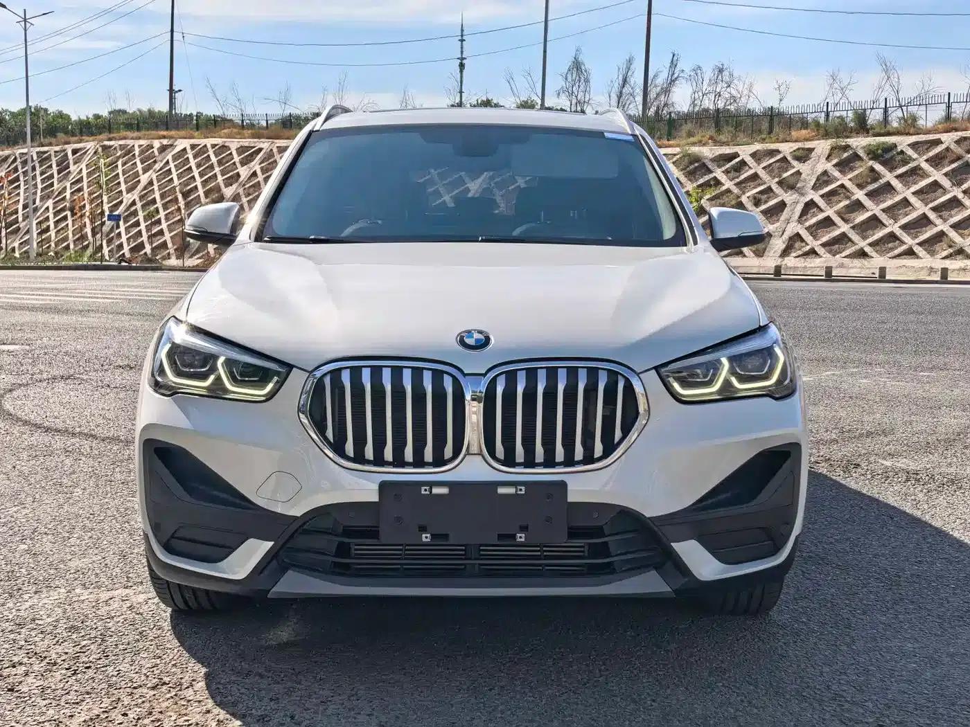 BMW X1 2022 sDrive25Li Leading Edition — миниатюра 2