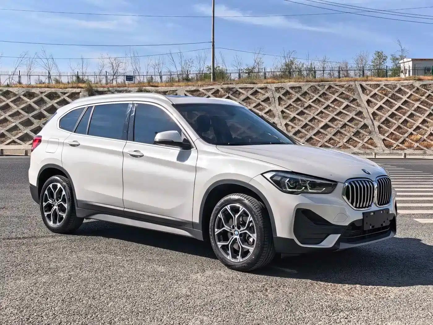 BMW X1 2022 sDrive25Li Leading Edition — миниатюра 3