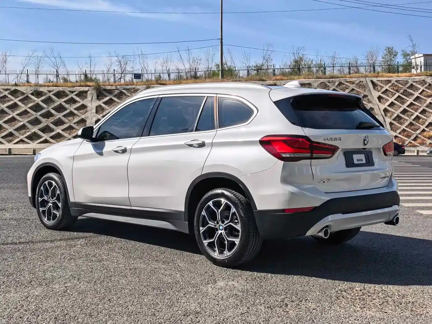 BMW X1 2022 sDrive25Li Leading Edition — миниатюра 4