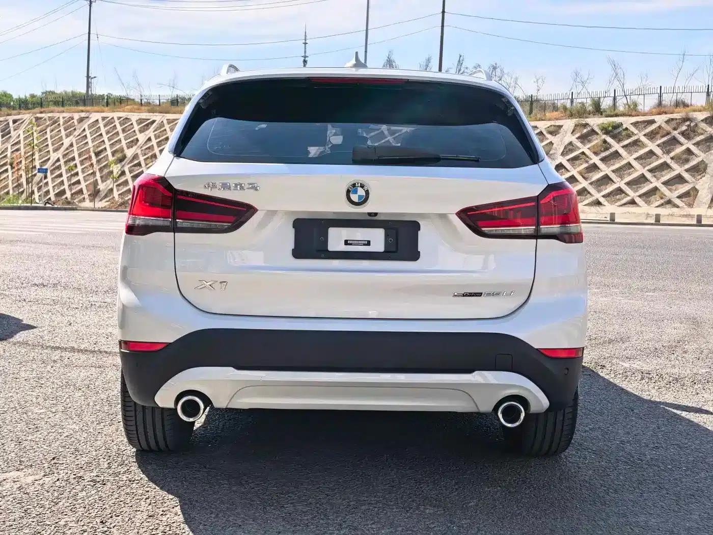 BMW X1 2022 sDrive25Li Leading Edition — миниатюра 5