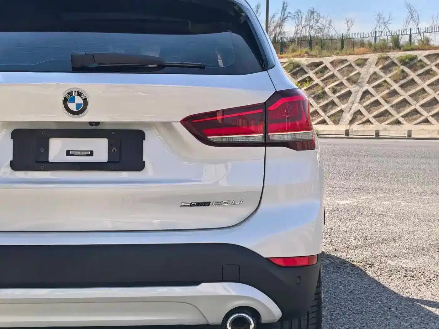 BMW X1 2022 sDrive25Li Leading Edition — миниатюра 9