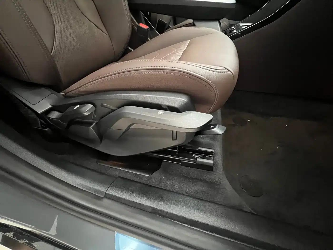 2023 BMW X1 sDrive20Li X Design Package — миниатюра 28