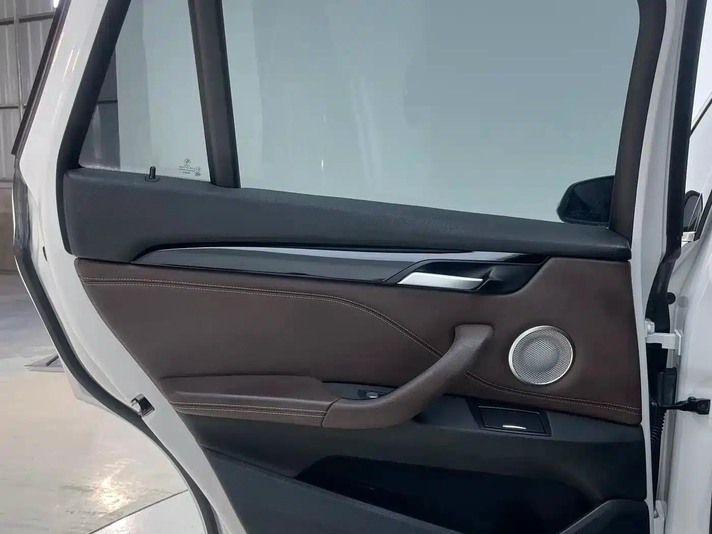 BMW X1 2022 sDrive20Li Fashion Edition — миниатюра 17