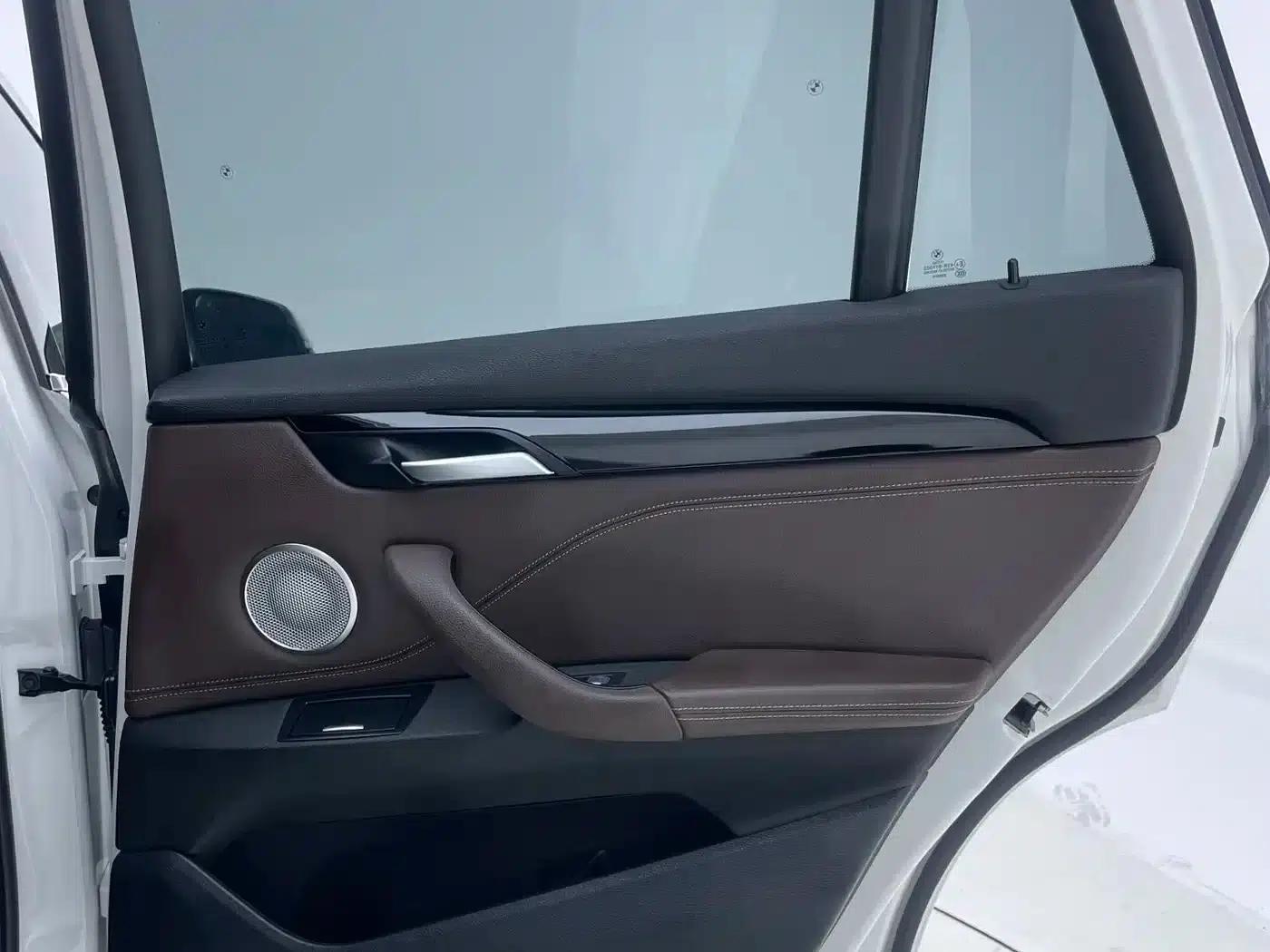 BMW X1 2022 sDrive20Li Fashion Edition — миниатюра 24