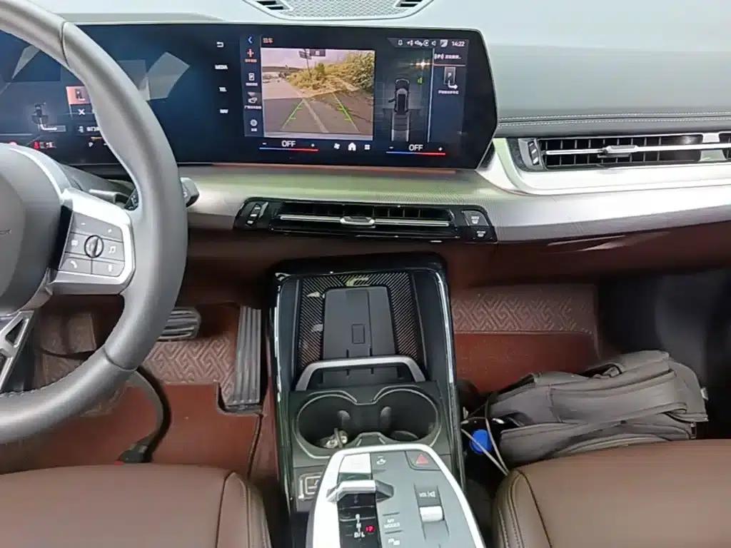 BMW X1 2025 sDrive25Li M Sport Package — миниатюра 13