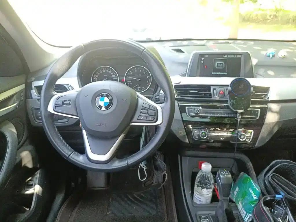 BMW X1 2018 sDrive20Li Leading Edition — миниатюра 3