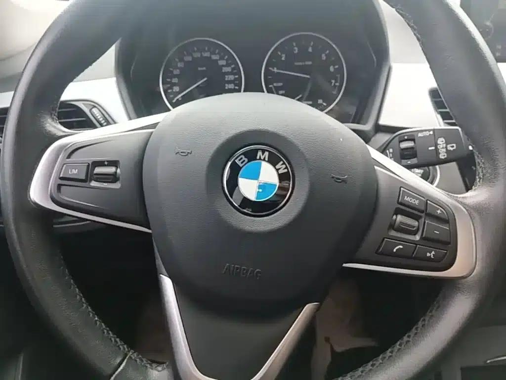 BMW X1 2016 sDrive18Li Fashion Edition — миниатюра 11
