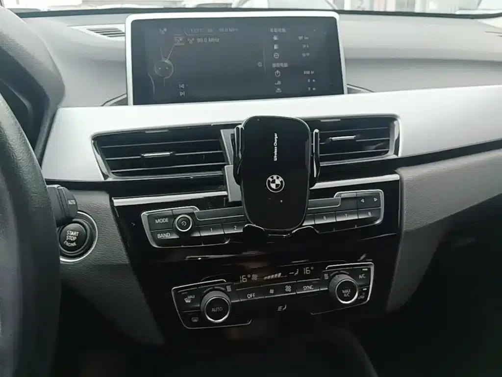 BMW X1 2016 sDrive18Li Fashion Edition — миниатюра 13
