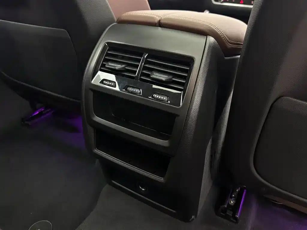 2023 BMW X6 xDrive40i M Sport Package — миниатюра 24