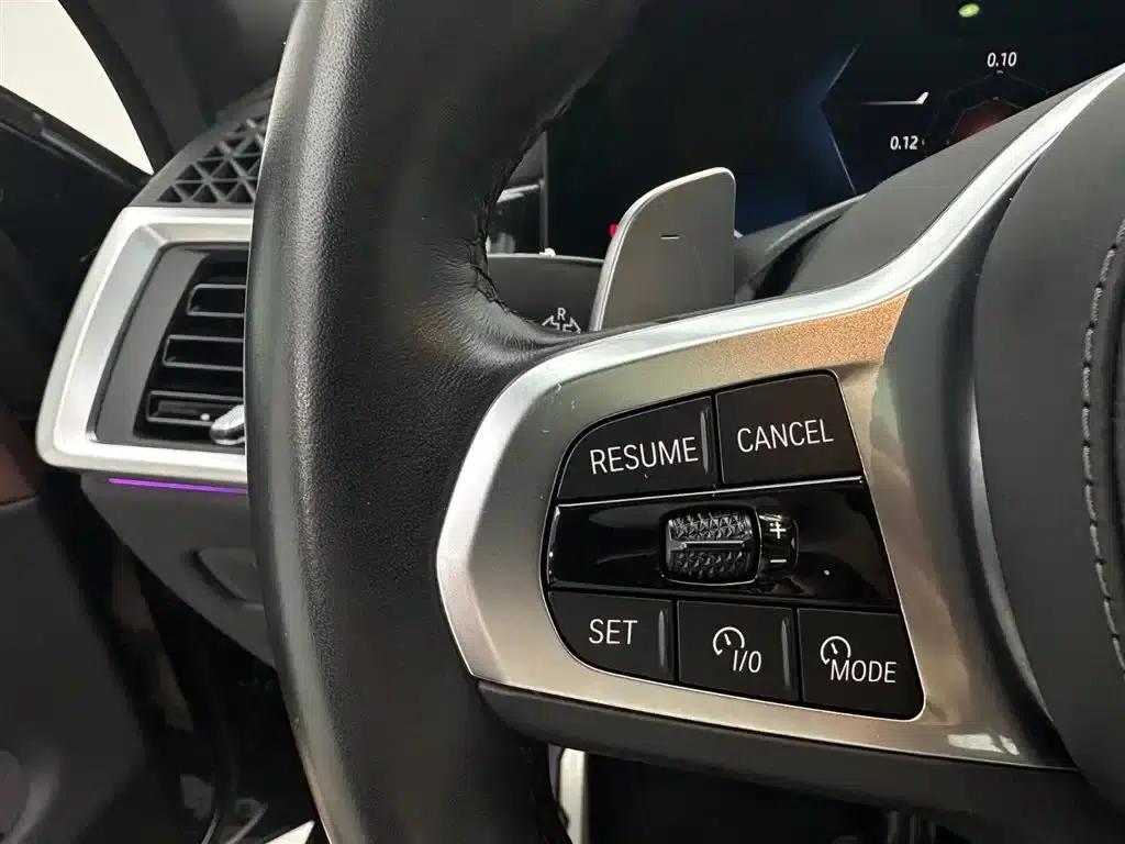 2023 BMW X6 xDrive40i M Sport Package — миниатюра 25