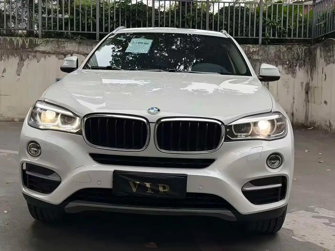 BMW X6 2015 xDrive28i — миниатюра 2